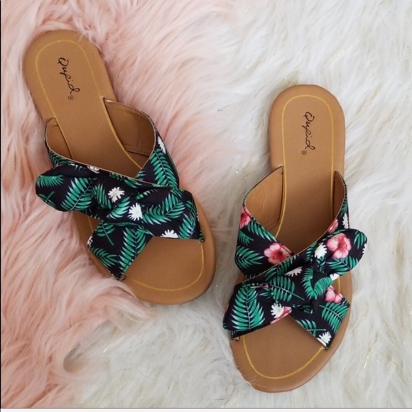Qupid Shoes - Size 6 Tropical Slide